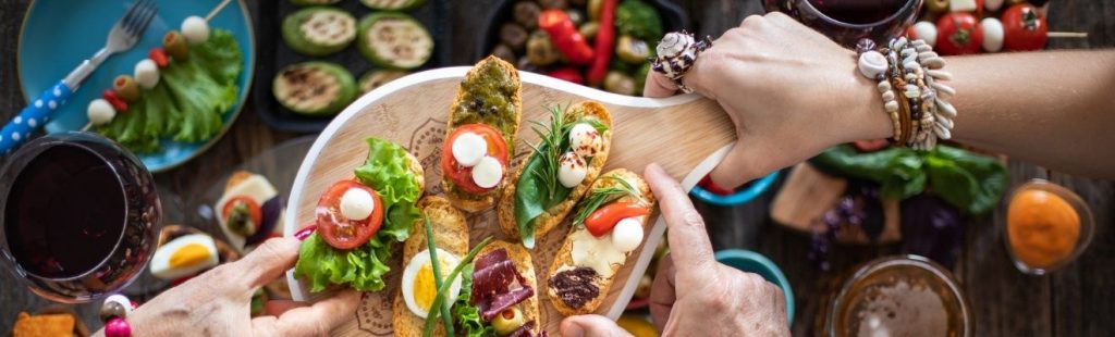 tabla con comida saludable