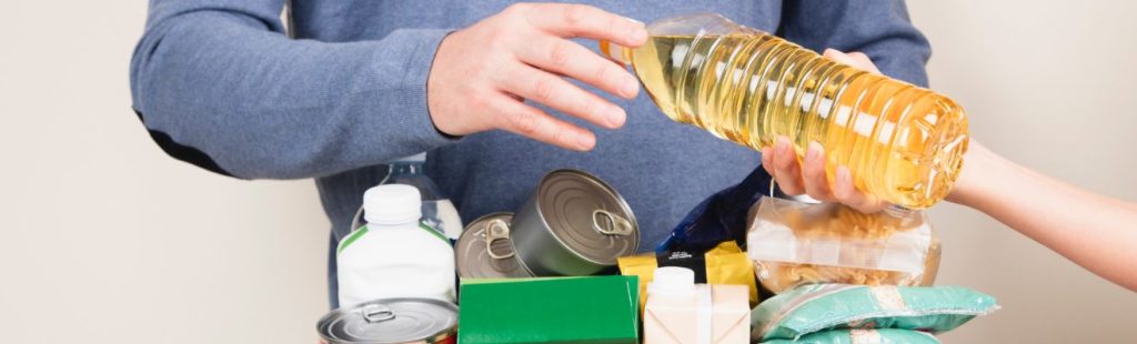 caja con alimentos para donar