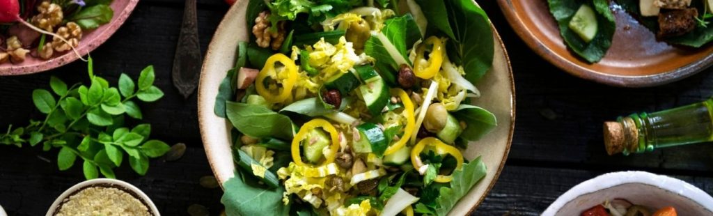 cuenco con comida saludable
