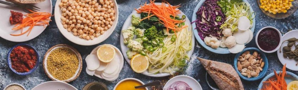 platos variados con alimentación saludable