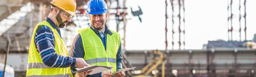 personal de la construccion en una obra